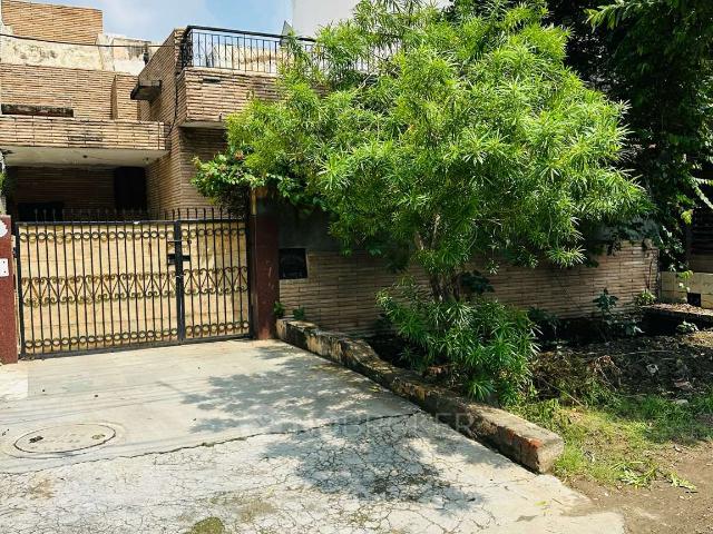 4+ BHK House For Sale In Sector 27