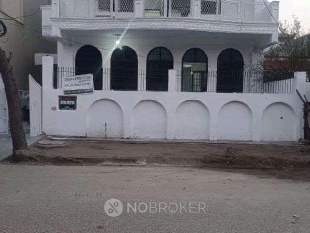 4+ BHK House For Sale In Sector 31