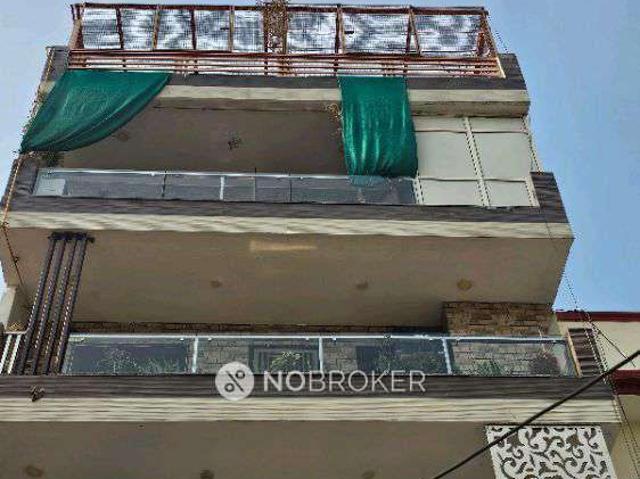 4+ BHK House For Sale In Sector 37
