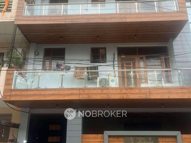 4+ BHK House For Sale In Sector 46