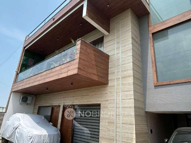 4+ BHK House For Sale In Sector 62