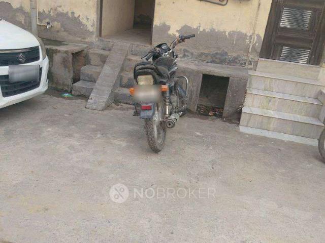 4+ BHK House For Sale In Siraspur