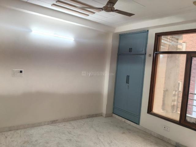 4 BHK Independent Builder Floor in Mukherjee Nagar for rent New Delhi. The reference number is 18947517