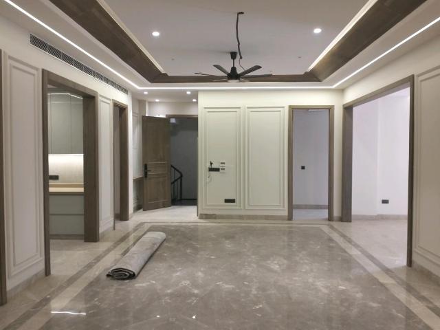 4 BHK Independent Builder Floor in Mukherjee Nagar for resale New Delhi. The reference number is 20569480