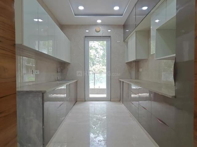 4 BHK Independent Builder Floor in Mukherjee Nagar for resale New Delhi. The reference number is 20785065