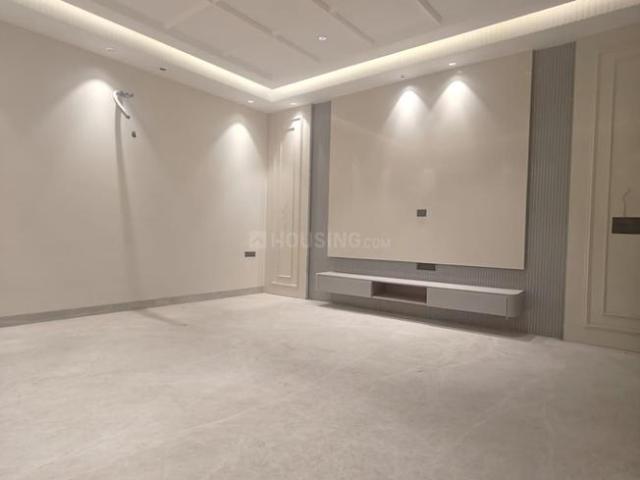 4 BHK Independent Builder Floor in Mukherjee Nagar for resale New Delhi. The reference number is 20795185
