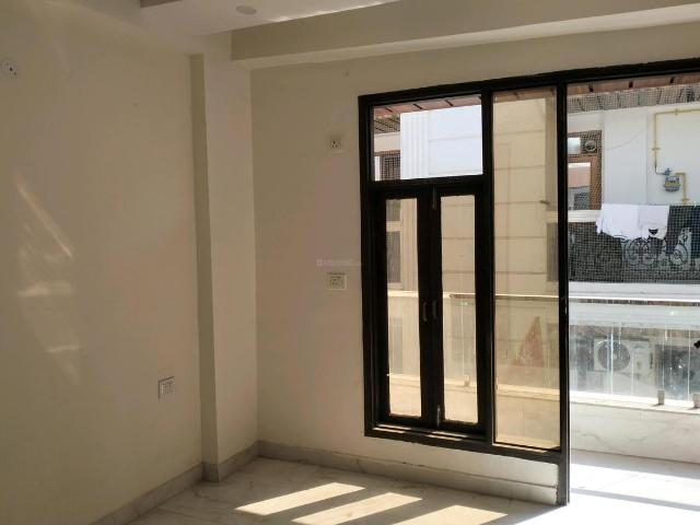 4 BHK Independent Builder Floor in Mahavir Enclave for resale New Delhi. The reference number is 19599179