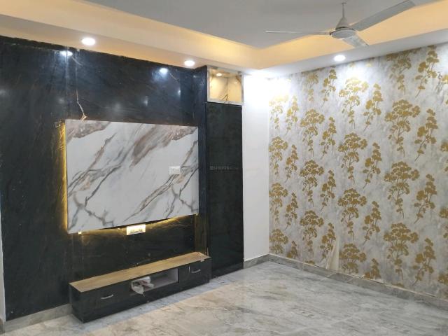 4 BHK Independent Builder Floor in Mahavir Enclave for resale New Delhi. The reference number is 20044080