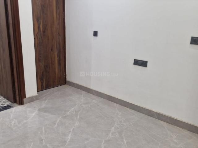 4 BHK Independent Builder Floor in Mahavir Enclave for resale New Delhi. The reference number is 20174958