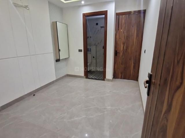 4 BHK Independent Builder Floor in Mahavir Enclave for resale New Delhi. The reference number is 20399445