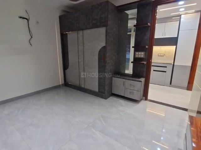 4 BHK Independent Builder Floor in Mahavir Enclave for resale New Delhi. The reference number is 20765430