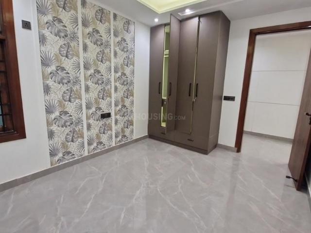 4 BHK Independent Builder Floor in Mahavir Enclave for resale New Delhi. The reference number is 21160001