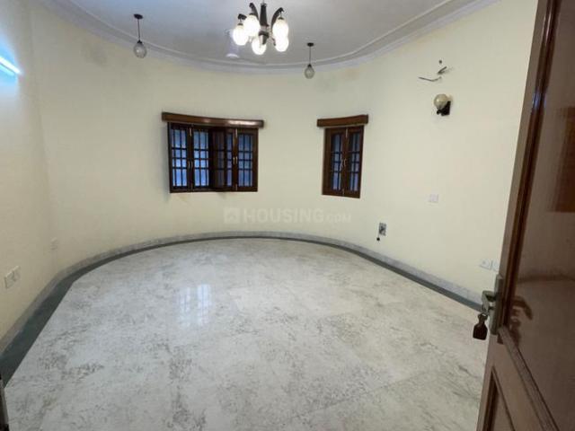 4 BHK Independent Builder Floor in Maharani Bagh for rent New Delhi. The reference number is 18989600