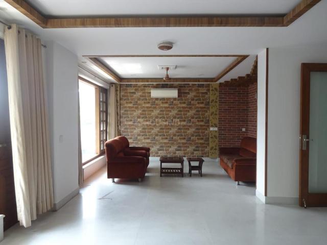 4 BHK Independent Builder Floor in Maharani Bagh for rent New Delhi. The reference number is 19953209