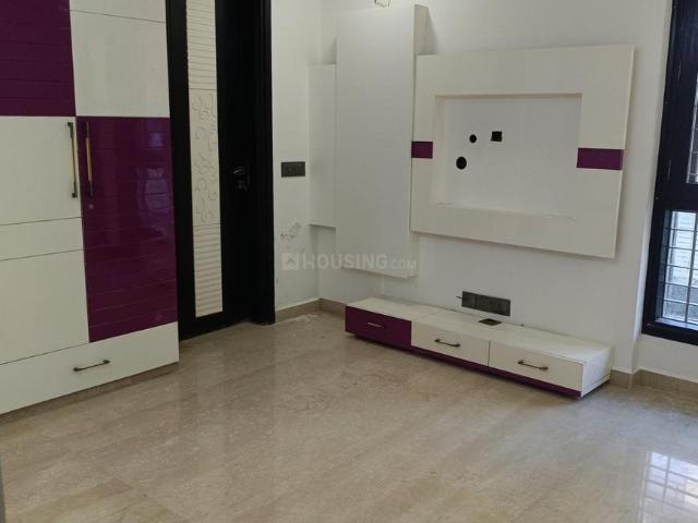 4 BHK Independent Builder Floor in Model Town for rent New Delhi. The reference number is 19430614