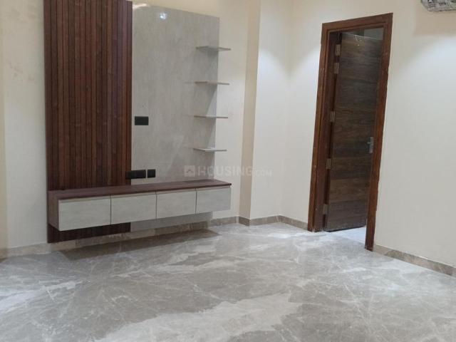 4 BHK Independent Builder Floor in Model Town for rent New Delhi. The reference number is 20322734