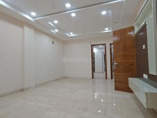 4 BHK Independent Builder Floor in Model Town for resale New Delhi. The reference number is 18234106