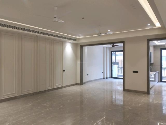 4 BHK Independent Builder Floor in Model Town for resale New Delhi. The reference number is 19874681