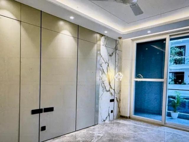 4 BHK Independent Builder Floor in Model Town for resale New Delhi. The reference number is 20877469