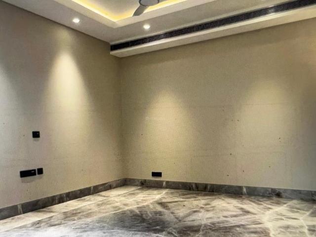 4 BHK Independent Builder Floor in Model Town for resale New Delhi. The reference number is 20877752
