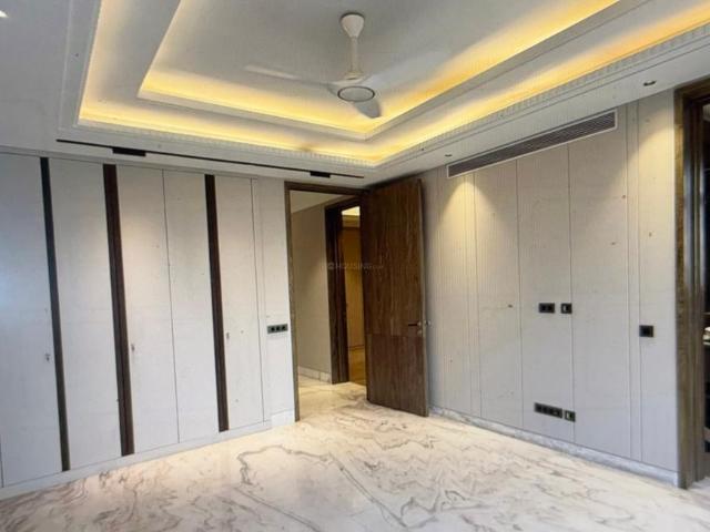 4 BHK Independent Builder Floor in Model Town for resale New Delhi. The reference number is 20878427