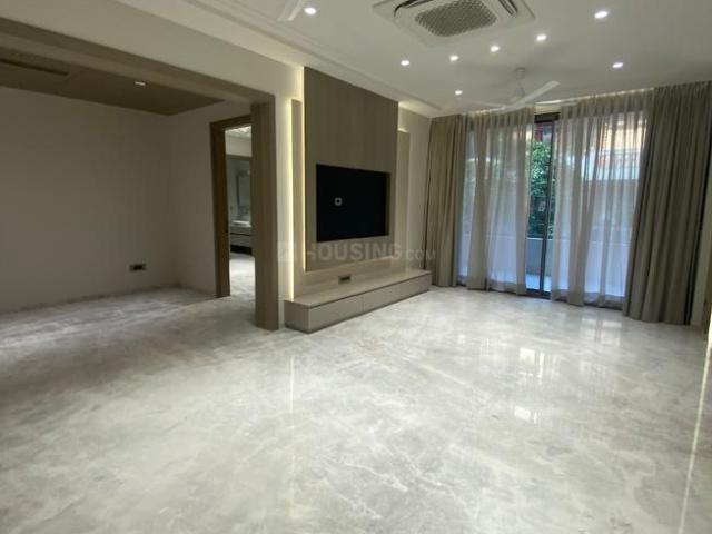 4 BHK Independent Builder Floor in Model Town for resale New Delhi. The reference number is 21325034