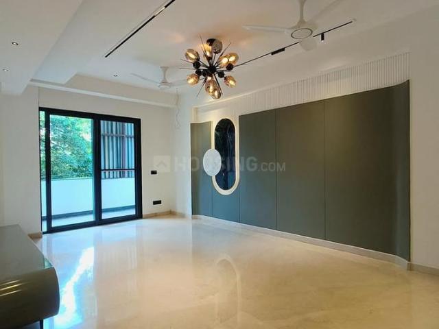 4 BHK Independent Builder Floor in Model Town for resale New Delhi. The reference number is 19588446