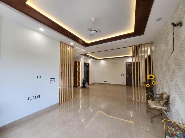 4 BHK Independent Builder Floor in Naraina for resale New Delhi. The reference number is 17889574