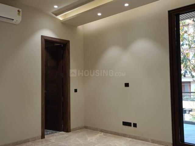 4 BHK Independent Builder Floor in Navjeevan Vihar for resale New Delhi. The reference number is 21043711