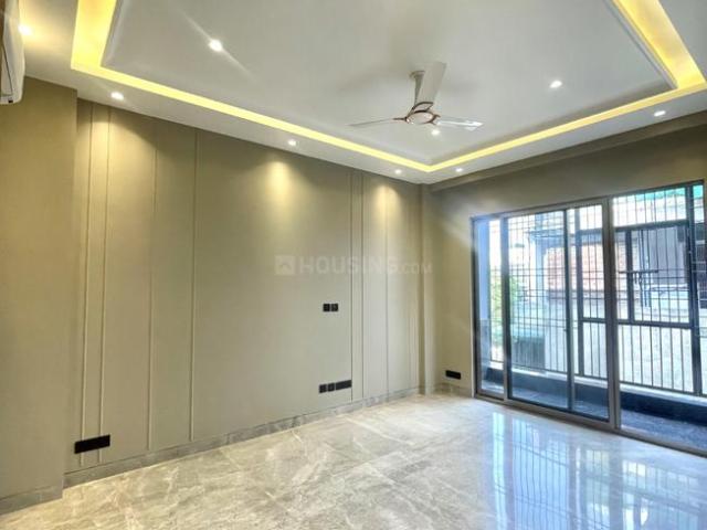 4 BHK Independent Builder Floor in Navjeevan Vihar for resale New Delhi. The reference number is 21044004