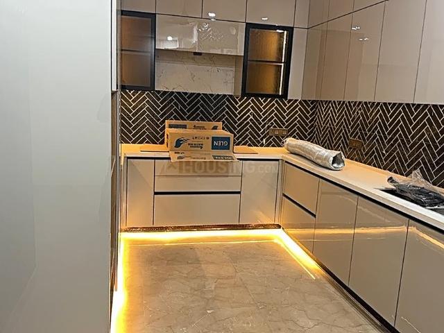 4 BHK Independent Builder Floor in New Friends Colony for resale New Delhi. The reference number is 18700452