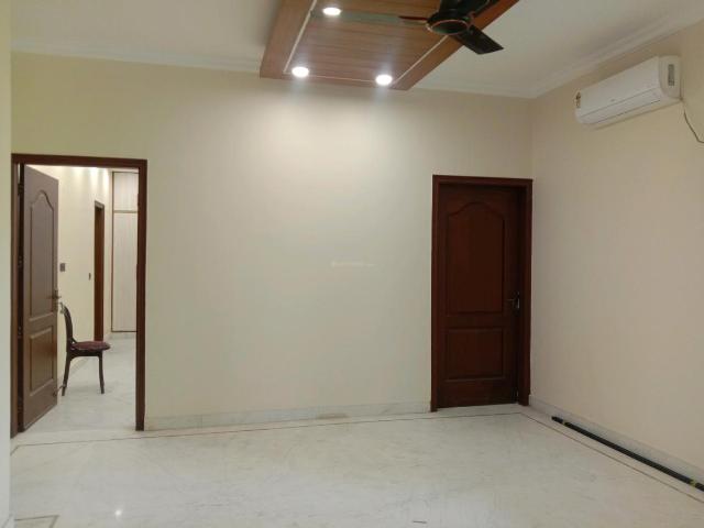 4 BHK Independent Builder Floor in New Friends Colony for resale New Delhi. The reference number is 19896739