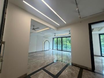 4 BHK Independent Builder Floor in New Friends Colony for resale New Delhi. The reference number is 20393099