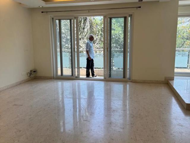 4 BHK Independent Builder Floor in New Friends Colony for resale New Delhi. The reference number is 20750792