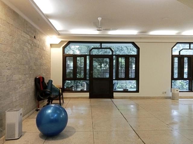 4 BHK Independent Builder Floor in New Friends Colony for resale New Delhi. The reference number is 21272268
