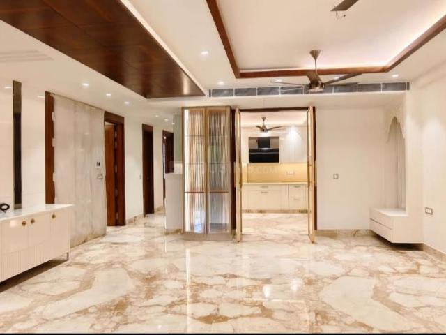 4 BHK Independent Builder Floor in AGCR Enclave for rent New Delhi. The reference number is 19996352