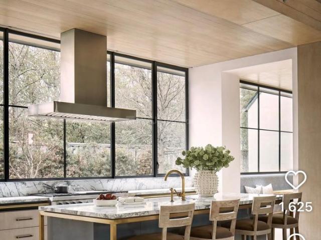 4 BHK Independent Builder Floor in Anand Niketan for resale New Delhi. The reference number is 20264610