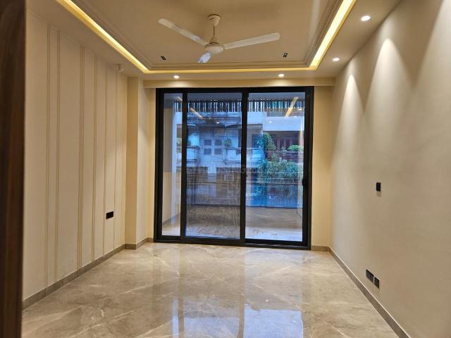4 BHK Independent Builder Floor in Anand Lok for resale New Delhi. The reference number is 19120793