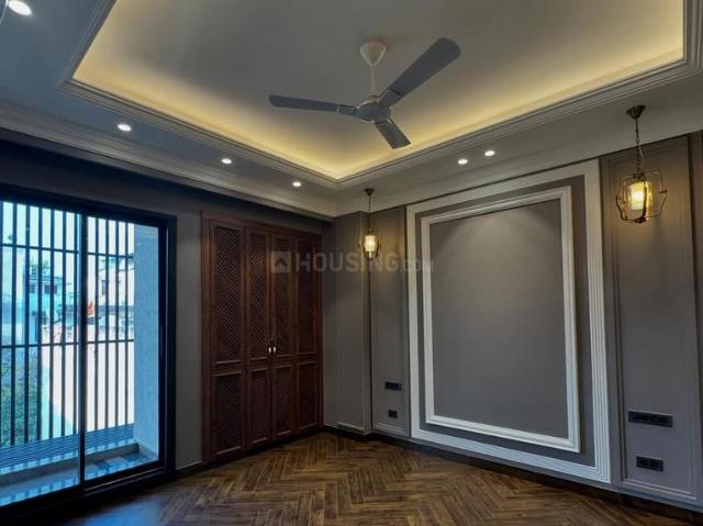 4 BHK Independent Builder Floor in Anand Lok for resale New Delhi. The reference number is 21322381