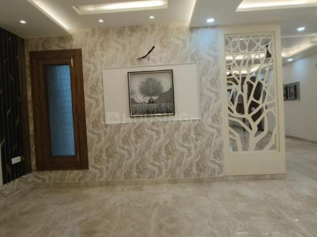 4 BHK Independent Builder Floor in Anand Vihar for rent New Delhi. The reference number is 15289121