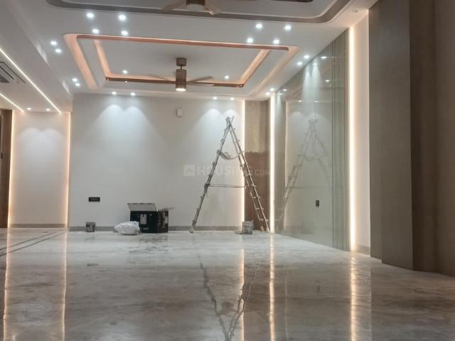 4 BHK Independent Builder Floor in Anand Vihar for resale New Delhi. The reference number is 19891228