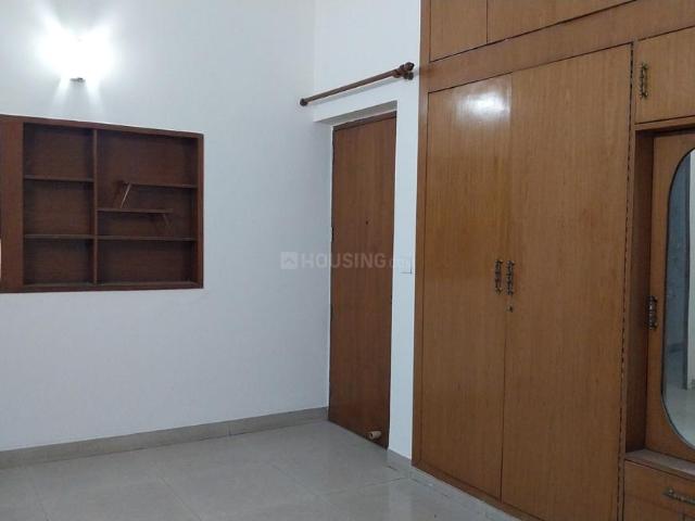 4 BHK Independent Builder Floor in Arjun Nagar for rent New Delhi. The reference number is 20122633