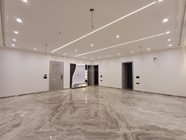 4 BHK Independent Builder Floor in Ashok Vihar for resale New Delhi. The reference number is 19546437
