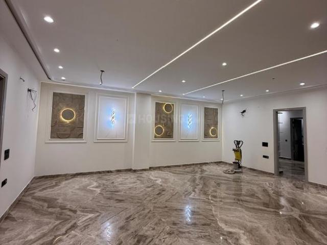 4 BHK Independent Builder Floor in Ashok Vihar for resale New Delhi. The reference number is 19777933