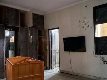 4 BHK Independent Builder Floor in Ashok Vihar for resale New Delhi. The reference number is 20406915