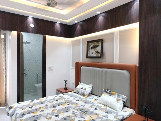 4 BHK Independent Builder Floor in Bharat Vihar for resale New Delhi. The reference number is 18138498