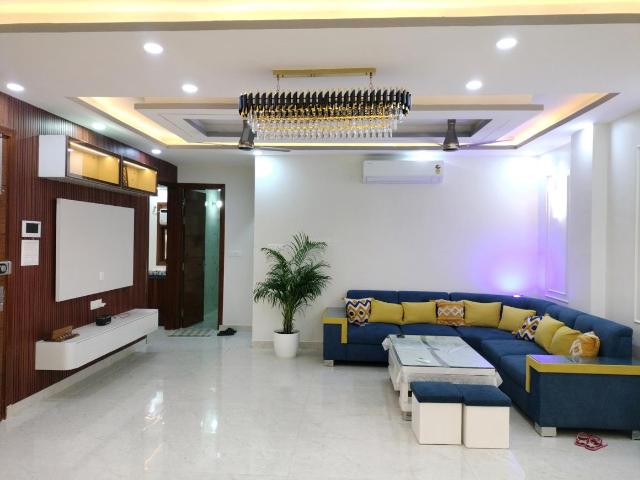 4 BHK Independent Builder Floor in Bharat Vihar for resale New Delhi. The reference number is 20106829