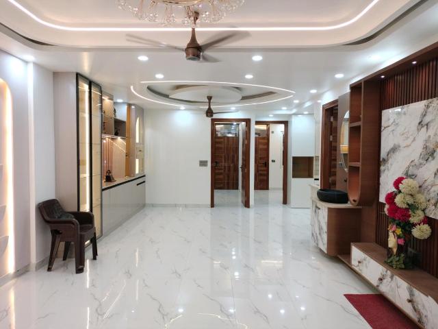 4 BHK Independent Builder Floor in Bharat Vihar for resale New Delhi. The reference number is 21036337