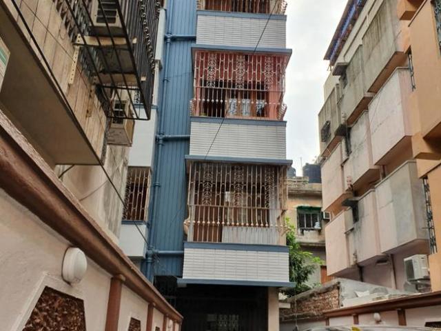 4 BHK Independent Builder Floor in Dum Dum Park for resale Kolkata. The reference number is 9120261