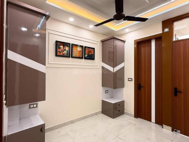 4 BHK Independent Builder Floor in Dwarka Mor for rent New Delhi. The reference number is 21019020